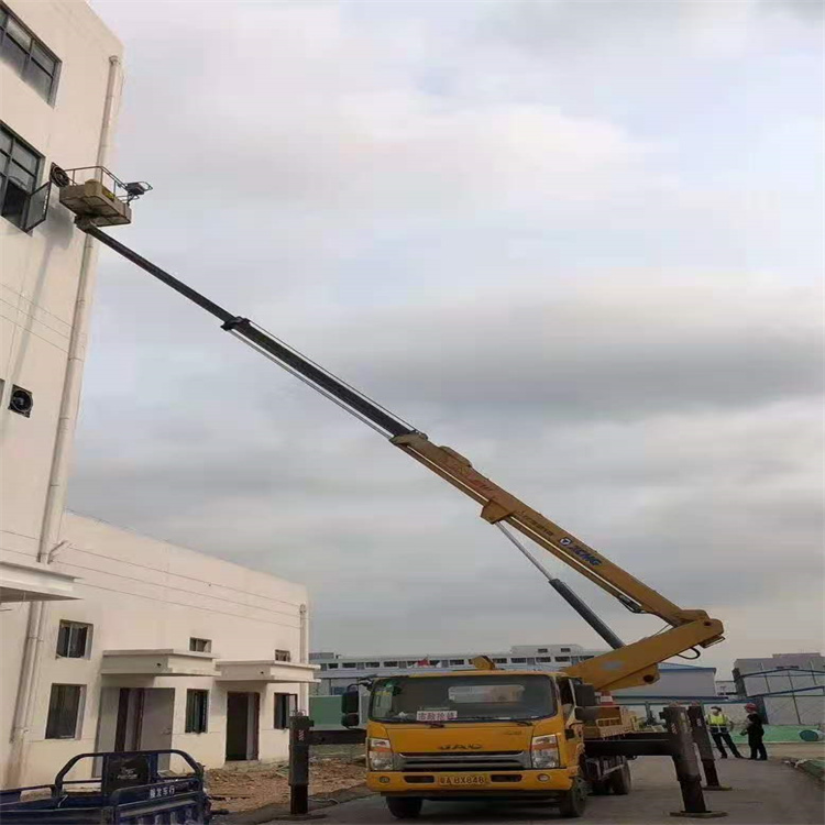 杨林尾镇哪里有小型吊车出租的